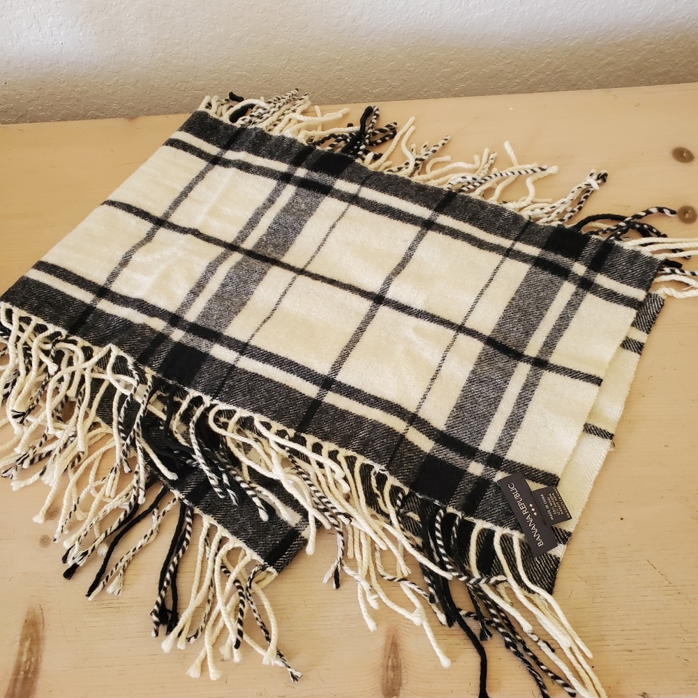 Banana Republic Black Off White Buffalo Plaid Wool Angora Rabbit Hair Long Scarf